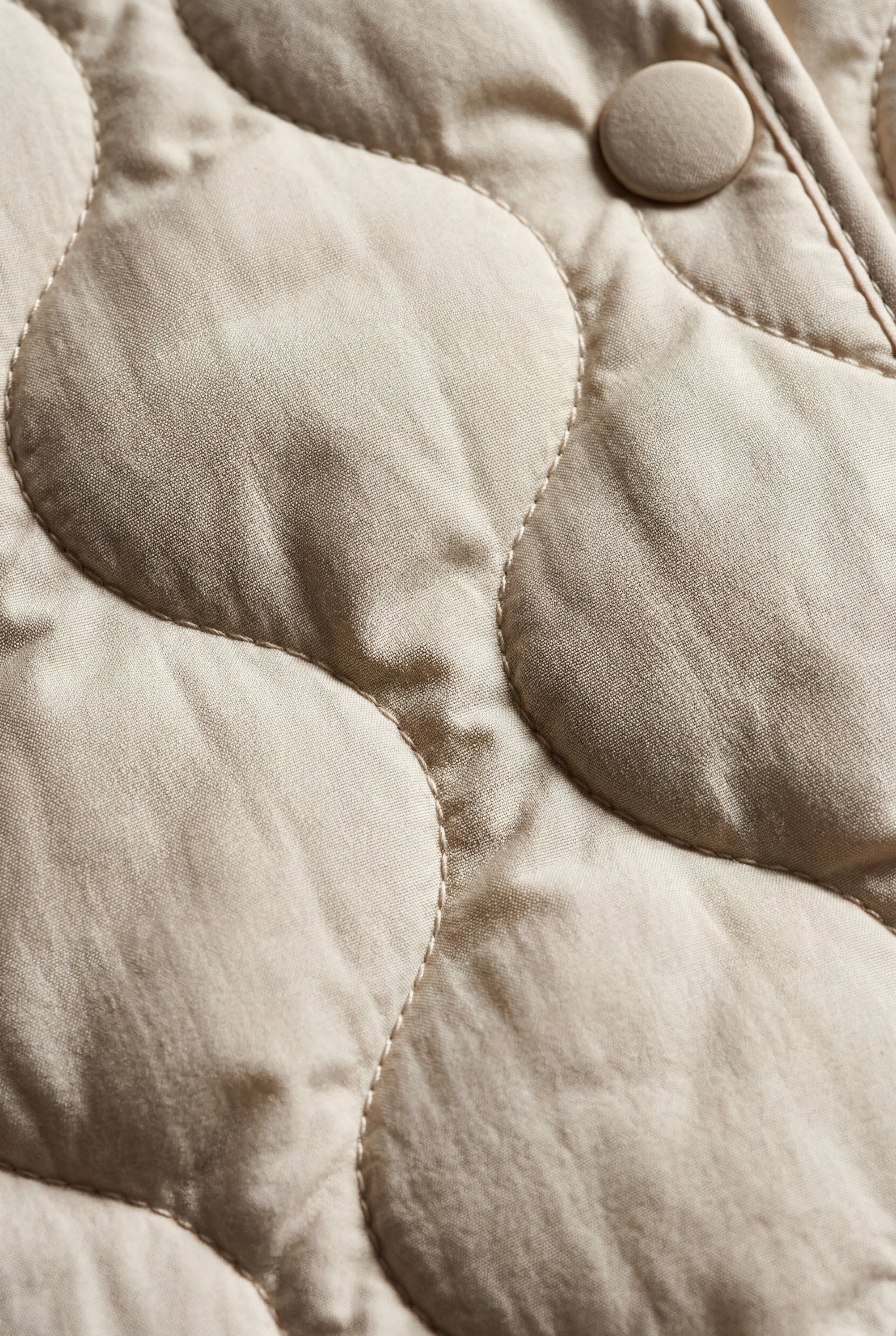 White Diamond-quilted Sleeveless Bodywarmer Vest with Snap Closure - Photo 4